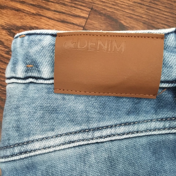 Boys Denim - Distressed Jeans Size 9-10Youth - Picture 8 of 8